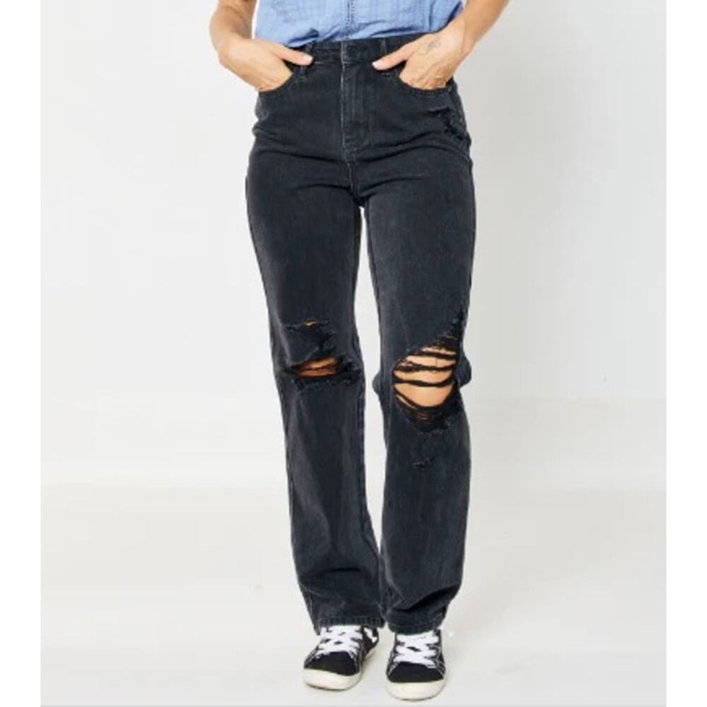Judy Blue High Waisted Distressed 90s Straight Jean 9/29 Women’s Black